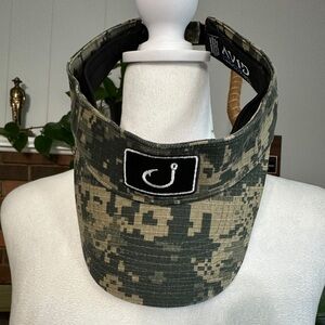 🖤 Avid gear camouflage vizier one size fitsmost excellent condition